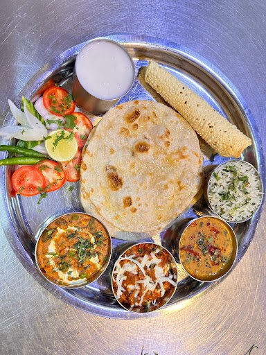 Pandeyji Restaurant | Best Restaurant in Junagadh | Chemical Free Food | Open Kitchen | Multi Cuisine