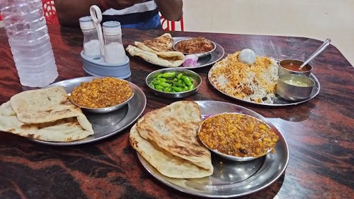 Hotel Pandit,DADHIMACHHA GADIA