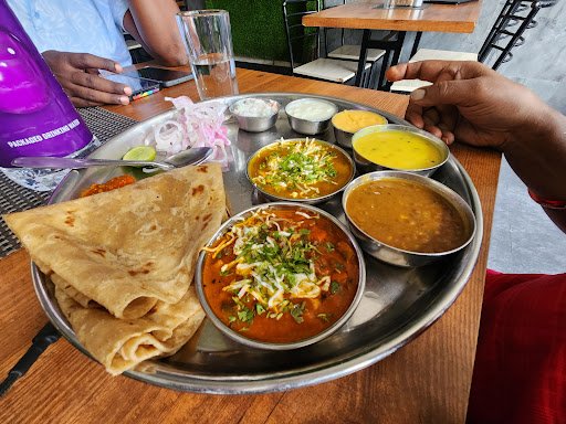 Hotel PURNA KOLHAPURI Family AC Restaurant