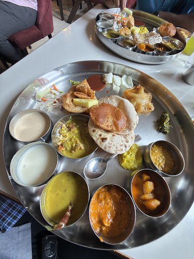 Hotel Naivedyam - Pure Veg Thali (MM Group)
