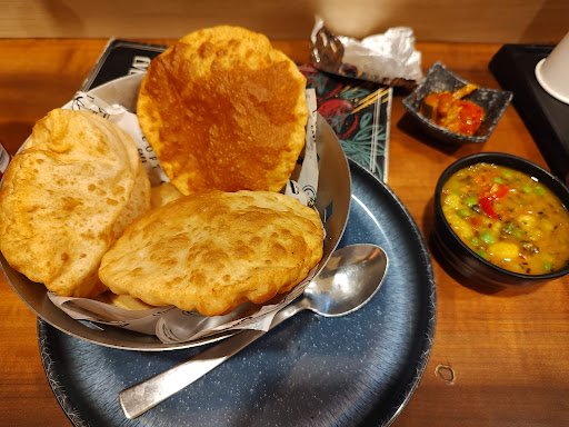 Loft Cafe - Top rated Restaurant in Mathura | Pure veg with authentic North Indian & Italian