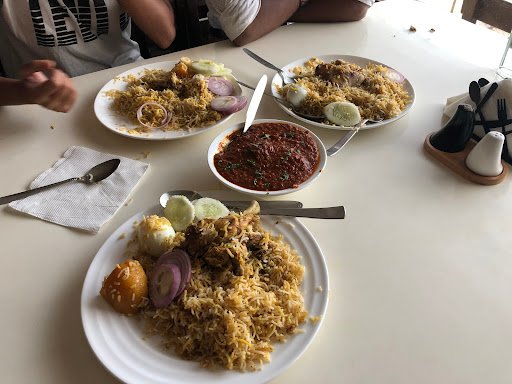 ROYAL HUT RESTAURANT & CATERER ROYAL HUT RESTAURANT & CATERER