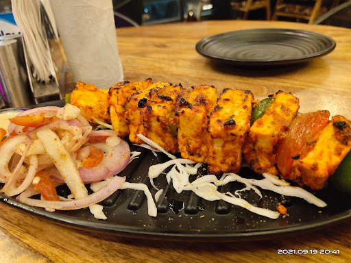 Waves 2.0 Restaurant