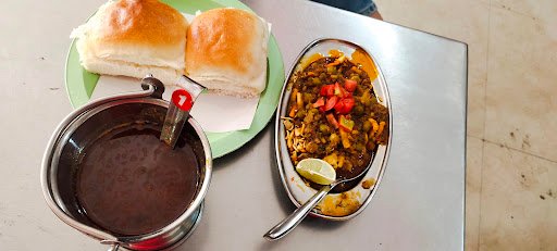 Garden Vadapav Center