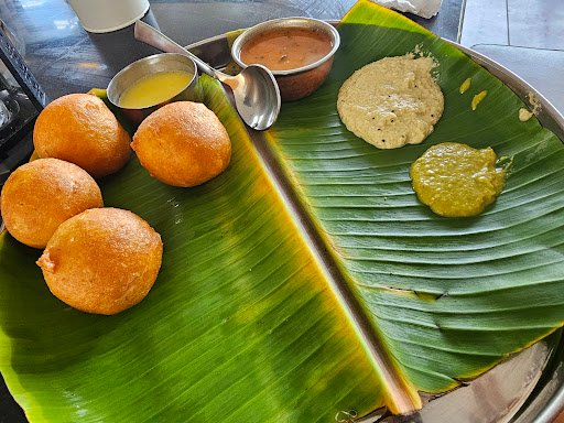 Hotel 9 The Food Court