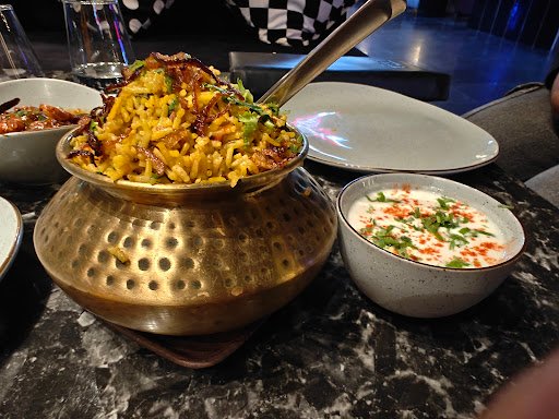 Huddang - Club Kitchen and Sky Lounge