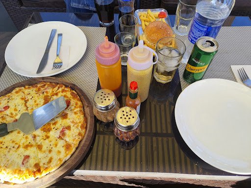 Meeza Cafe - Rooftop Restaurant Shimla