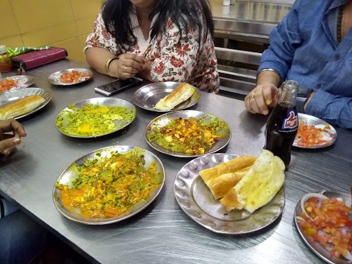 Bhai Bhai Omelette Center