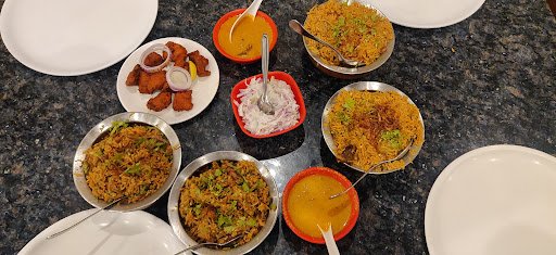 Arya Restaurant & Café