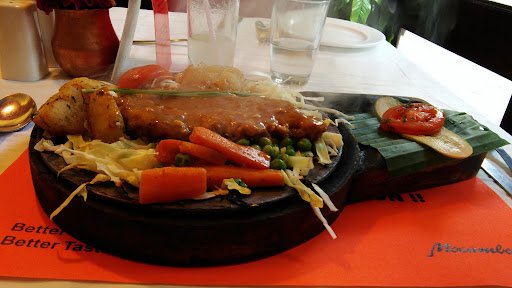 Mocambo Restaurant and Bar