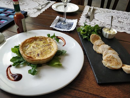 The French Door (Café & Restaurant)