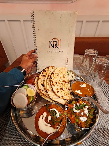 R Feastory - Best Pure Vegetarian Restaurant in Ghumar Mandi Ludhiana