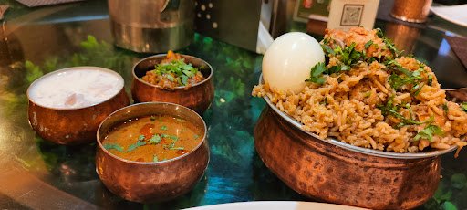 Ensuvai Restaurant@Hotel Windsor Castle