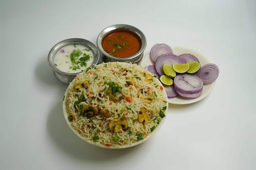 AROMA FINE DINE RESTAURANT & BANQUET HALL AROMA FINE DINE RESTAURANT & BANQUET HALL