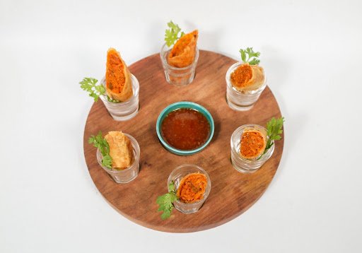 FRESH FUSION CLUB F2|Premium Discotheque|Air Bar & Kitchen|Cocktails & Bar|Luxurious Pub & Lounge|Best Club|Pride of Jhansi