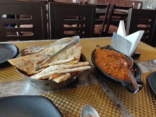 THEHUNGRELLA RESTAURANT