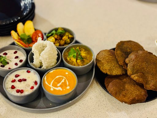 Da Aura Cafe & Alehouse