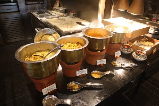 PONDICHÉRY CAFÉ - ALL-DAY DINING PONDICHÉRY CAFÉ - ALL-DAY DINING