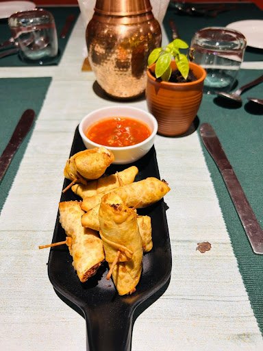 Fried Basil -A fusion of Flavours Italian, Mexican Restaurant in Jamnagar Fried Basil -A fusion of Flavours Italian, Mexican Restaurant in Jamnagar