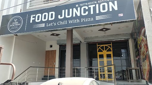 Food junction let's chill with pizza