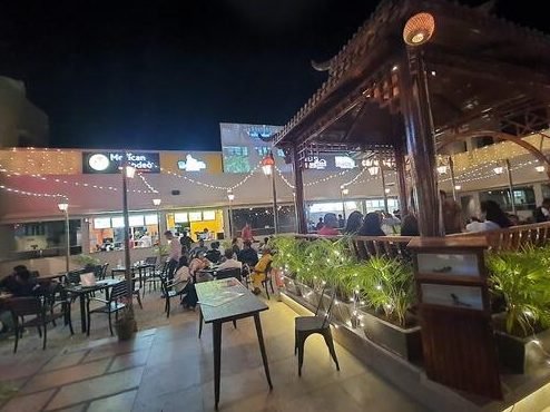 highway 10 food court jamnagar family hangout destination