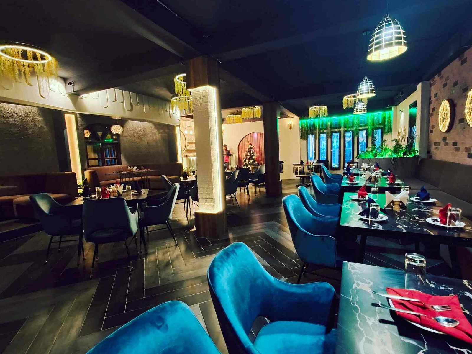 moody bliss restaurant lounge