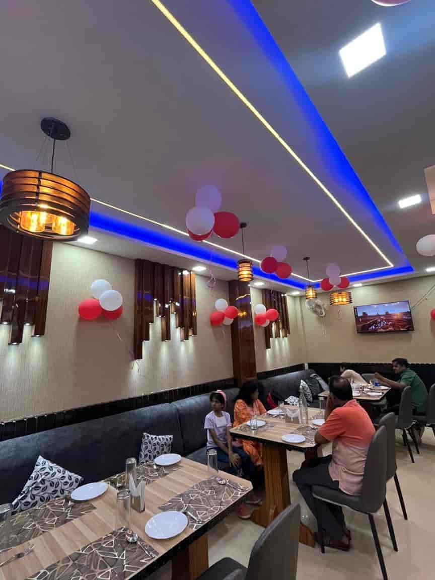 the four seasons restro cafe