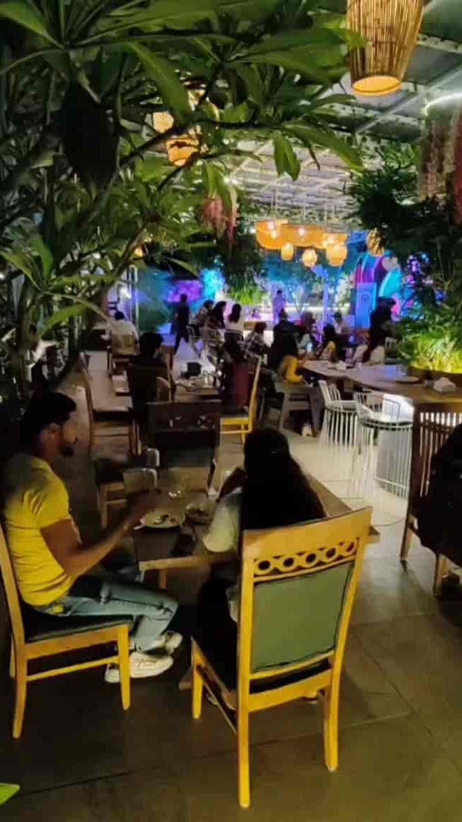 the oak restaurant alfresco and bar 1