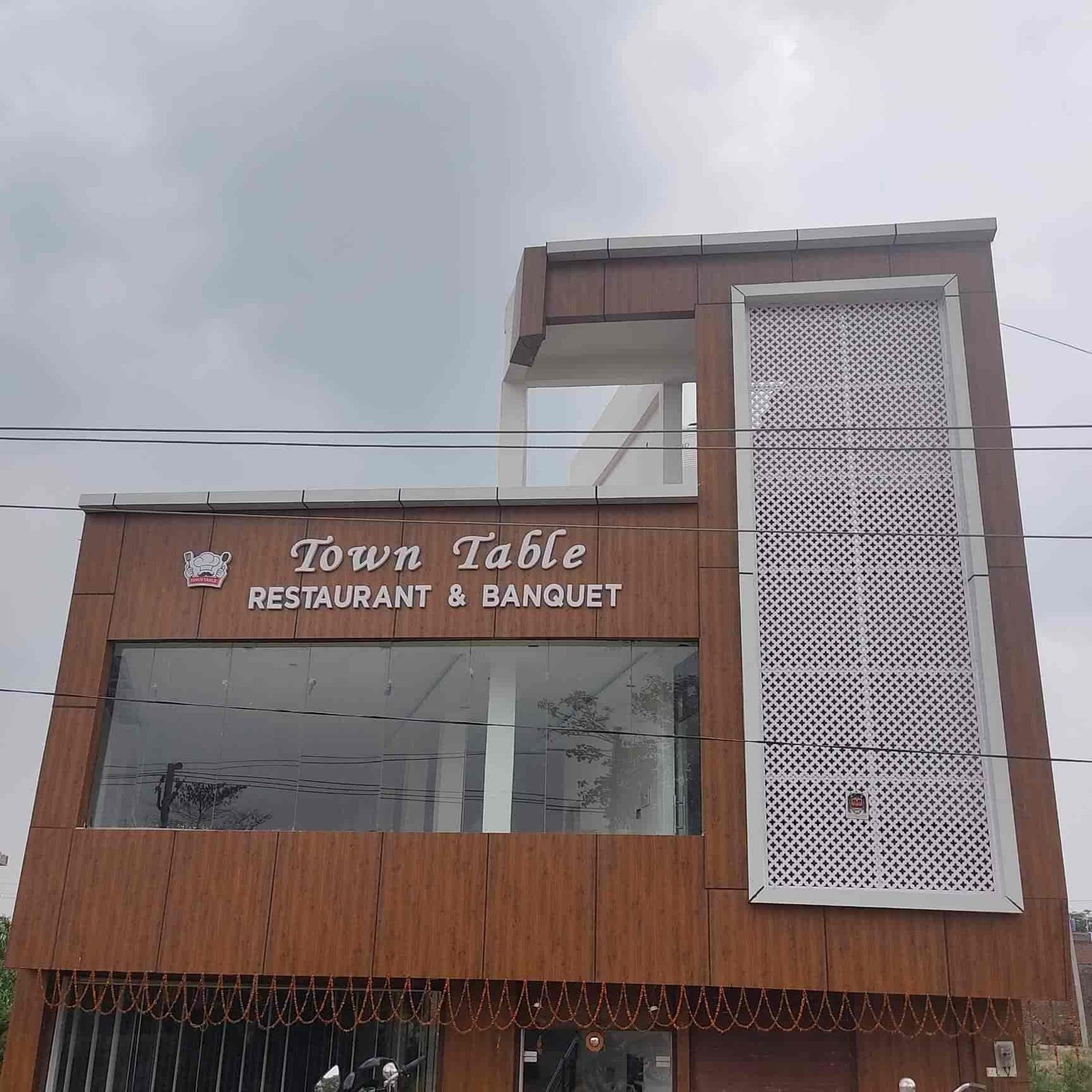town table restaurant banquet best restaurant in farrukhabad 1