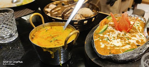 THE ROYAL ERA RESTAURANT THE ROYAL ERA RESTAURANT