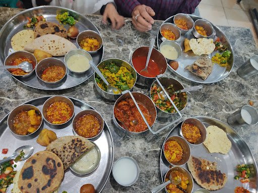 Hotel Raghuvanshi Gujrati Bhojanalay