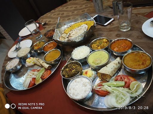 Hotel Heeralal opposite railway station