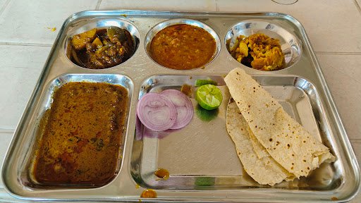 Sarvadnya Mess & Food Point(Family Veg Restaurant)