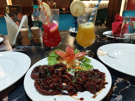 Moody Bliss Restaurant & Lounge