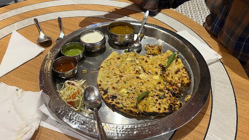 Antarim Food Court and Restaurant I On Bharuch Highway | For Gujarati Thali | Punjabi Food | Chinese | South Indian | Pizza